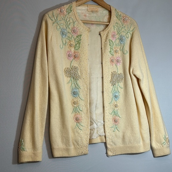 Vintage 1960’s Women’s Size L Angora Wool Beaded Floral Sweater Cardigan Lined - Picture 5 of 16